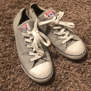 Grey converse. Size 10 in woman’s.